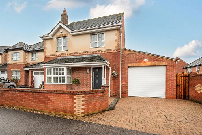 4 Bedroom Detached House For Sale In Asgard Drive, Bedford, MK41