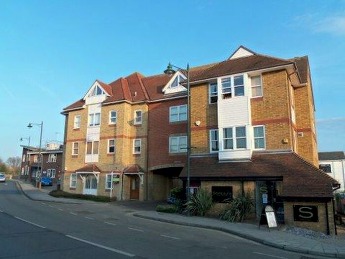 1 Bedroom Apartment To Rent In Websters Way, Rayleigh, Essex, SS6