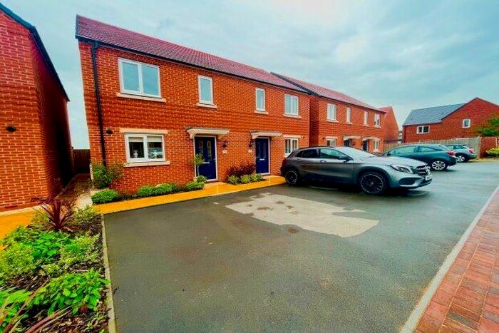 2 Bedroom Property To Rent In Barlow Street, Lichfield, WS14