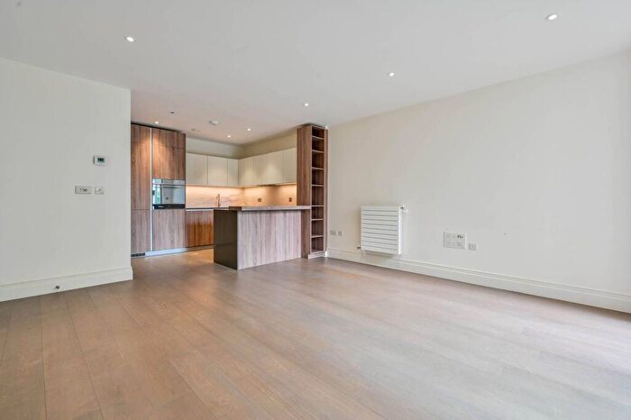 2 Bedroom Flat For Sale In Queenshurst Square, Kingston, Kingston Upon Thames, KT2