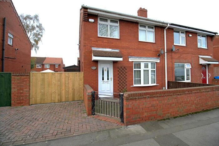 3 Bedroom Semi-Detached House For Sale In Stepney Lane, Hull, HU5