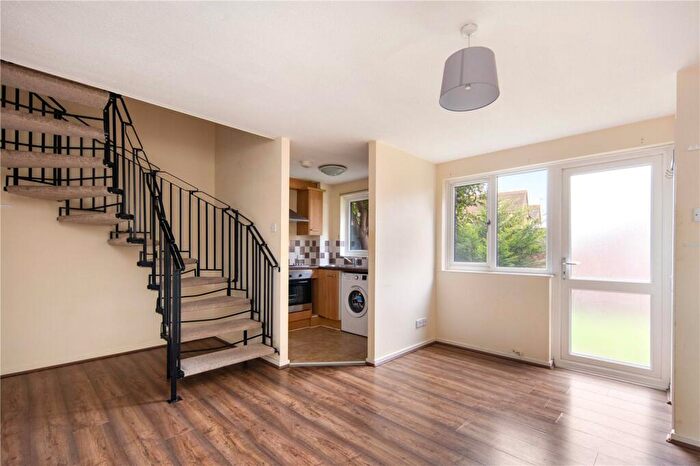 1 Bedroom End Of Terrace House To Rent In Tiller Road, Isle Of Dogs, London, E14