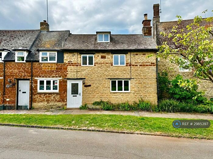 3 Bedroom End Of Terrace House To Rent In Manor Road, Banbury, OX17