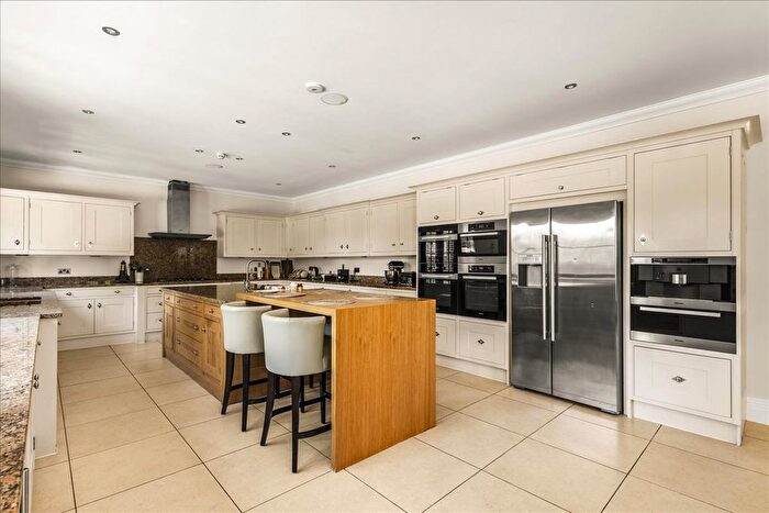 6 Bedroom Detached House To Rent In Chavey Down Road, Bracknell, RG42