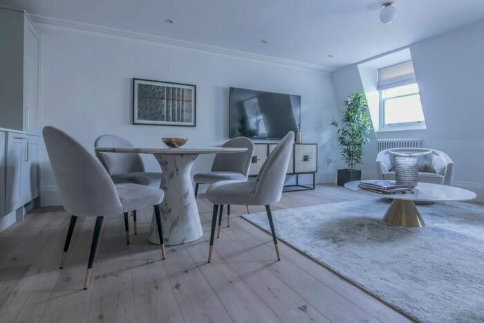 2 Bedroom Flat To Rent In Cromwell Road, London, SW7