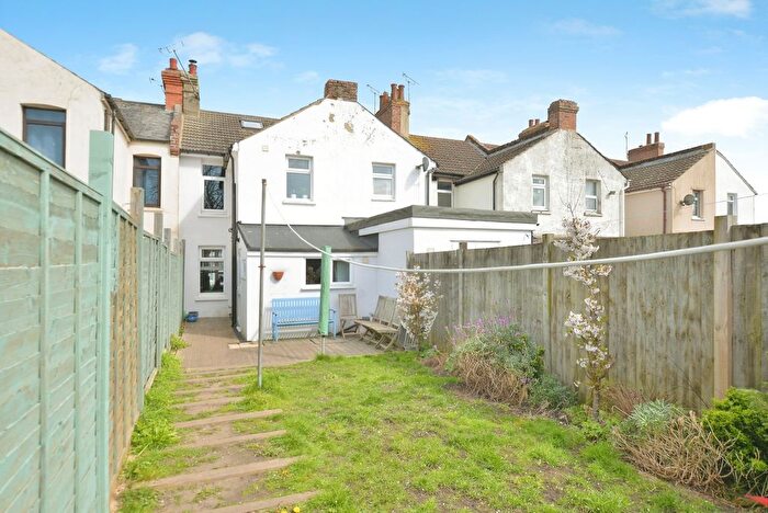 3 Bedroom Terraced House For Sale In Linden Road, Ashford, Kent, TN24