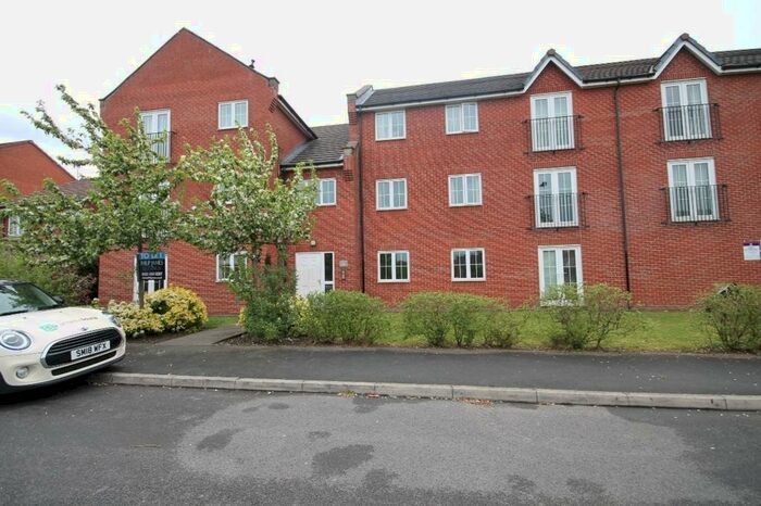 2 Bedroom Apartment To Rent In Rawsthorne Avenue, Manchester, M18