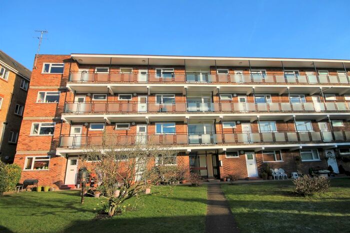 1 Bedroom Flat To Rent In Brackley Road, Beckenham, Kent BR3
