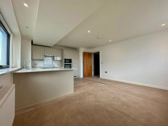1 Bedroom Apartment For Sale In High Street North, Poole, Dorset, BH15