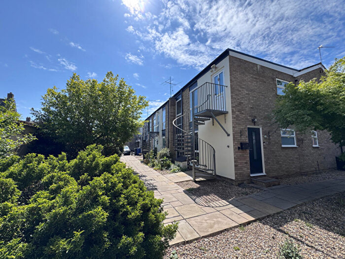 2 Bedroom Maisonette To Rent In Sunnyside, Park Lane, Newmarket, Suffolk, CB8