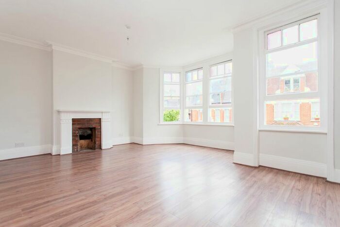 Studio To Rent In Clissold Crescent, London, N16