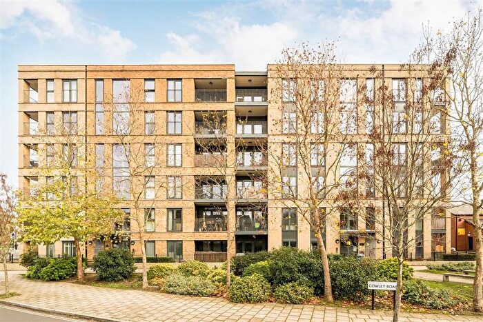 2 Bedroom Flat For Sale In Cowley Road, Oval, SW9