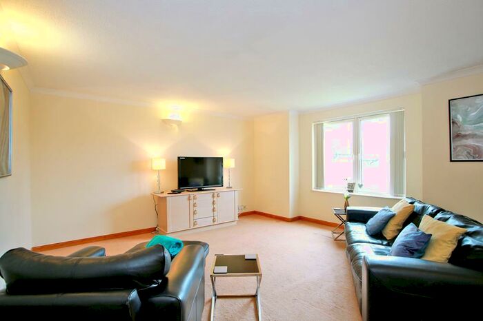 3 Bedroom Flat To Rent In Hilton Heights, Hilton, Aberdeen, AB24