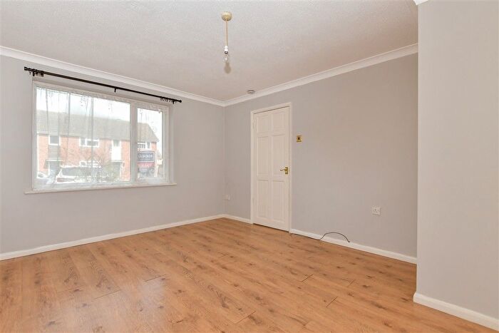 3 Bedroom End Of Terrace House For Sale In Alen Square, Staplehurst, Kent, TN12