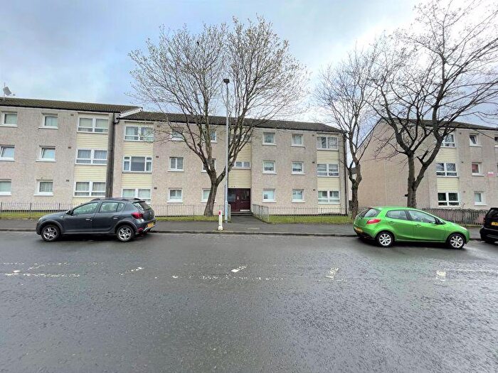 3 Bedroom Flat To Rent In Rothes Drive, Summerston, G23