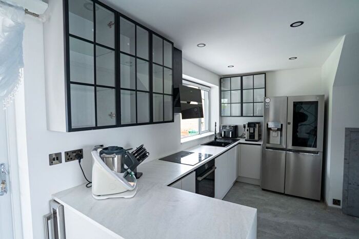 3 Bedroom Semi-Detached House For Sale In Bennochy Road, Kirkcaldy, KY2