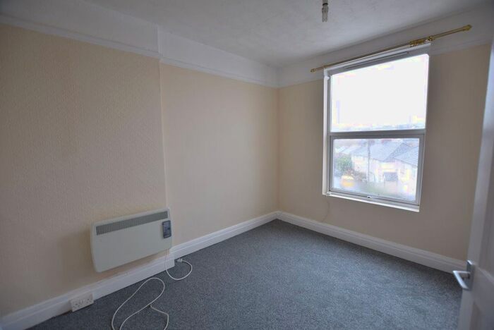 2 Bedroom Flat To Rent In Newport Road, Barnstaple, Devon, EX32