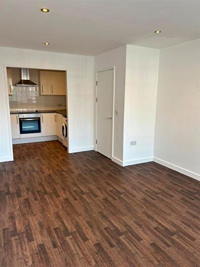 1 Bedroom Flat To Rent In One Bedroom Apartment, Parking Included, BH1