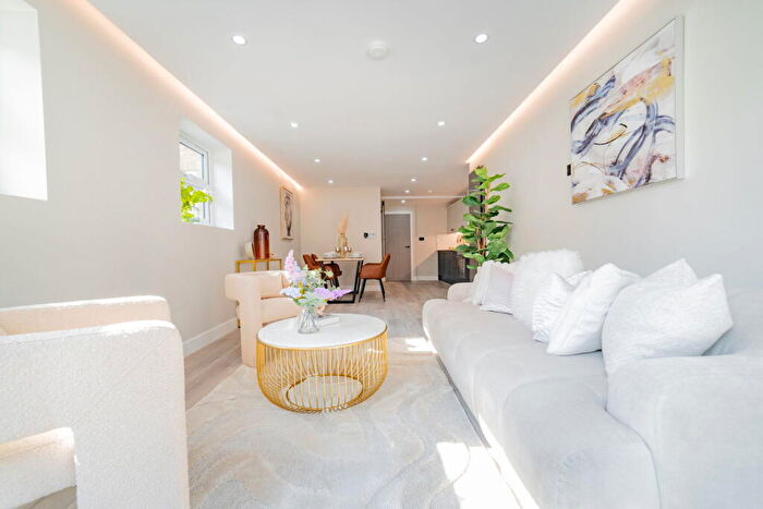3 Bedroom Flat For Sale In Windmill Road, Croydon, CR0