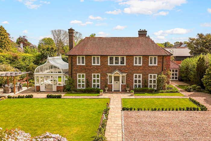 5 Bedroom Detached House For Sale In Oakway, Amersham, HP6