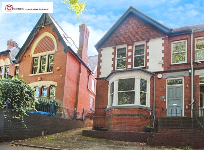 4 Bedroom Semi-detached House For Sale In Birmingham Road, Walsall, WS1