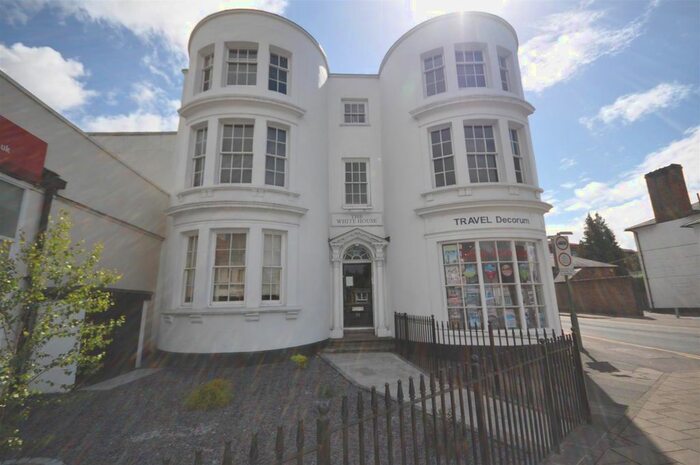 2 Bedroom Flat To Rent In The White House, Marlowes, Hemel Hempstead HP1