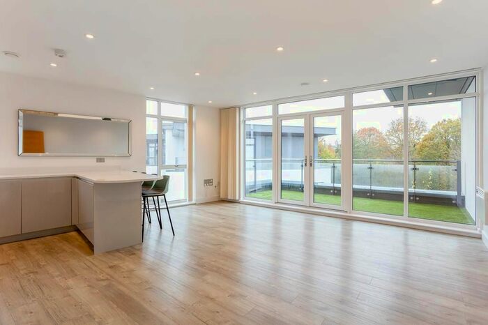 2 Bedroom Flat To Rent In Birch House, Sycamore Avenue, GU22