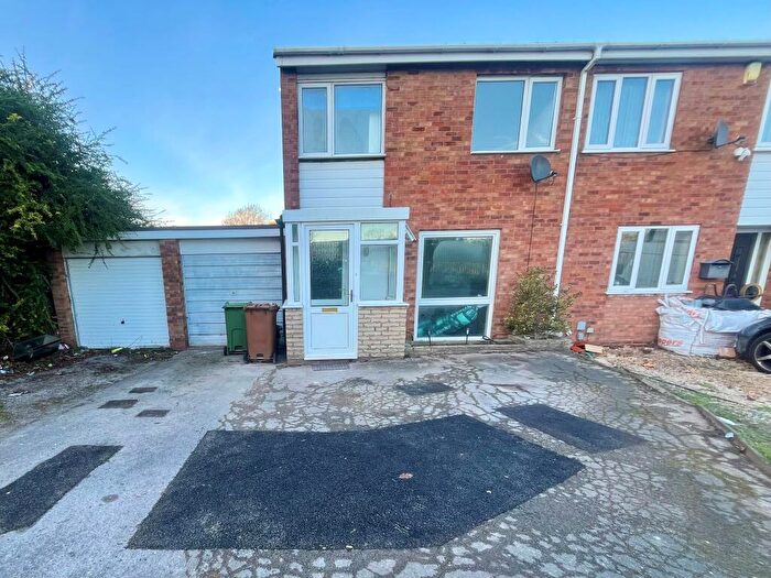 3 Bedroom Semi-Detached House To Rent In Kingfisher Drive, Birmingham, B36