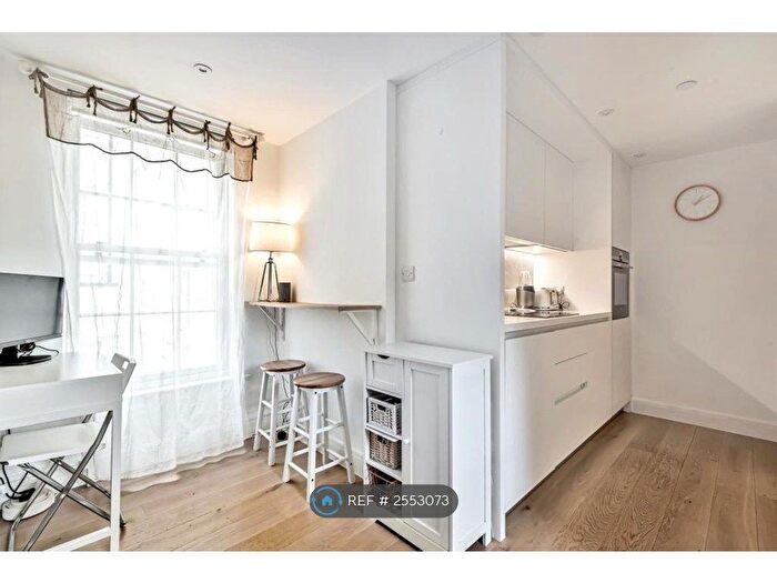 Studio To Rent In King Georges Walk, Esher, KT10