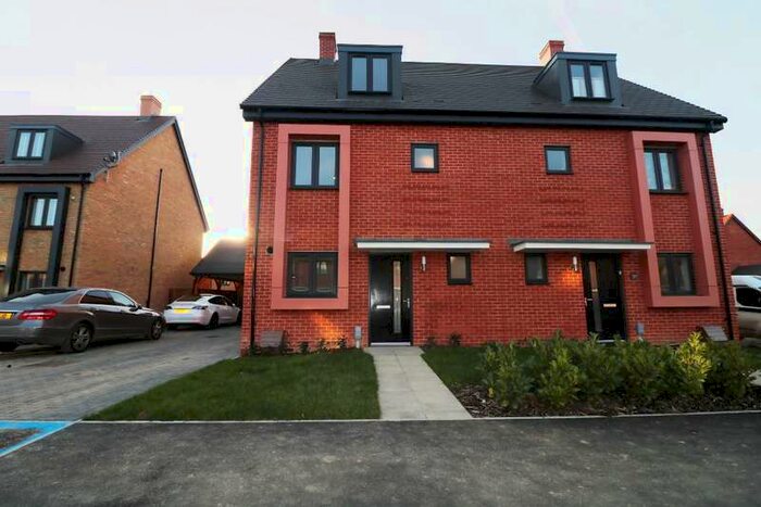 4 Bedroom Semi-Detached House To Rent In Heritage Way, Bridgefield, Ashford, TN25