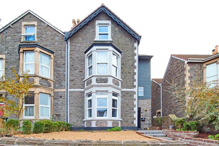 1 Bedroom Flat To Rent In High Street, Staple Hill, BS16