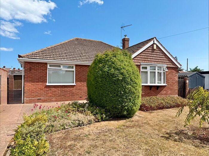 3 Bedroom Detached Bungalow For Sale In Martham Road, Hemsby, NR29