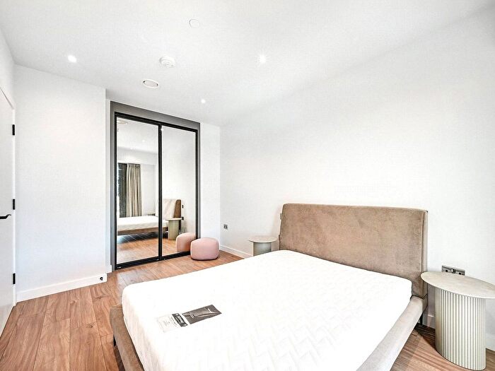 1 Bedroom Flat To Rent In Uncle Acton, Victoria Road, W3