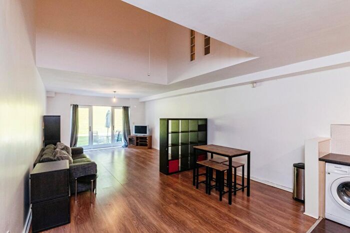 2 Bedroom Apartment To Rent In Kingswood, Sheffield, South Yorkshire, S6