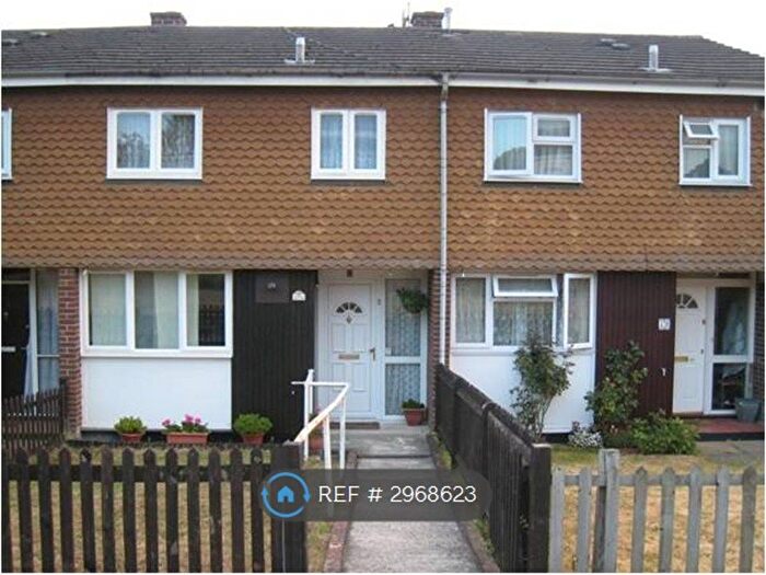 4 Bedroom Terraced House To Rent In Eldart Close, Reading, RG30