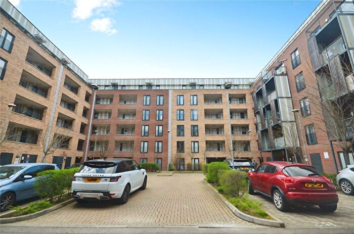 2 Bedroom Flat To Rent In Maxwell Road, Romford, Essex, RM7