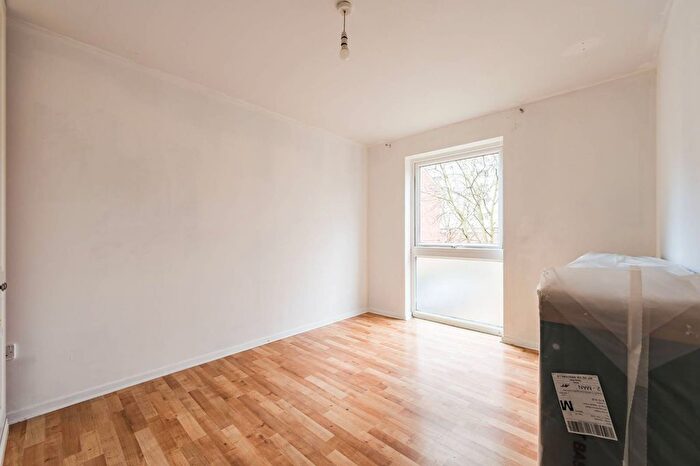 2 Bedroom Flat To Rent In Meads Court, Stratford, London, E15