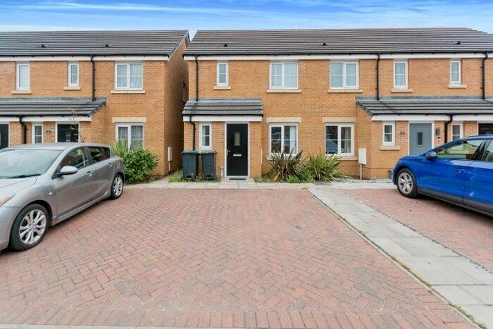 3 Bedroom Semi-Detached House To Rent In Mem Way, Birmingham, B11