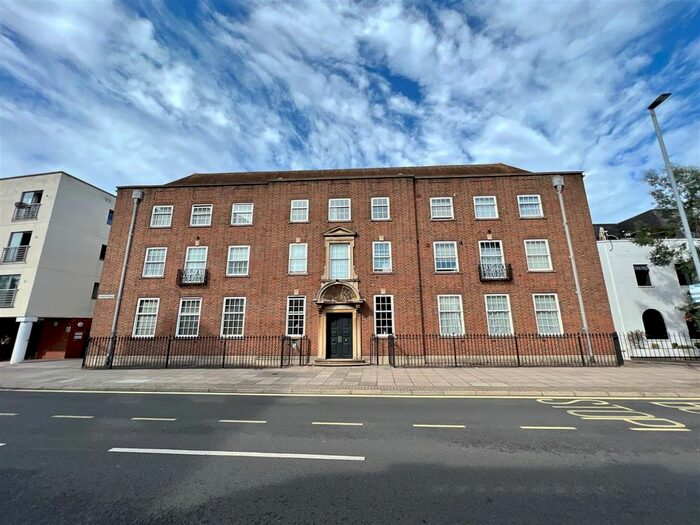 2 Bedroom Flat To Rent In Kings Road, Southsea, PO5