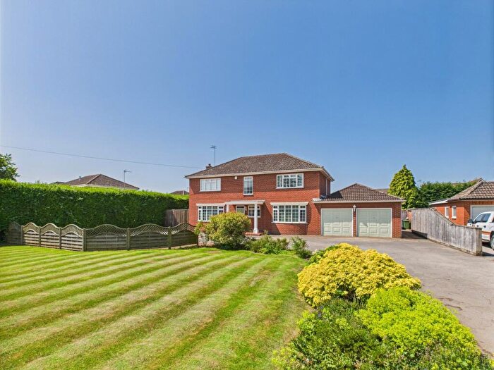 4 Bedroom Detached House For Sale In Main Road, Elm, Wisbech, PE14
