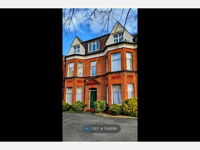 1 Bedroom Flat To Rent In Parklands, Surbiton, KT5