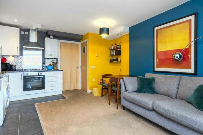 1 Bedroom Flat To Rent In Taylor Place, Bow, E3