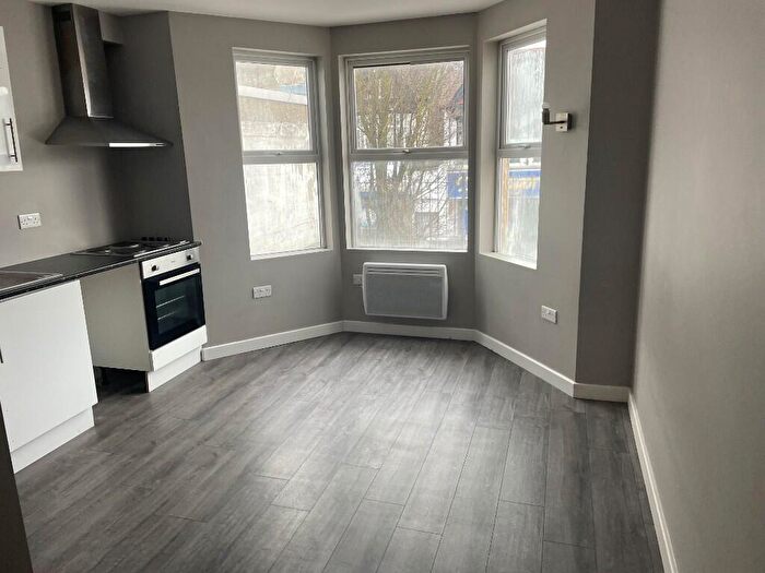 Studio To Rent In Hamlet Court Road, Westcliff-On-Sea, Essex, SS0