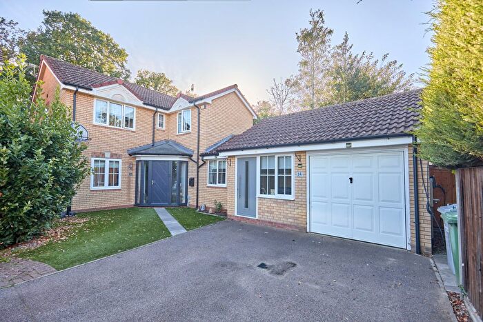 5 Bedroom Detached House For Sale In Bardolphs Court, Norwich, NR8