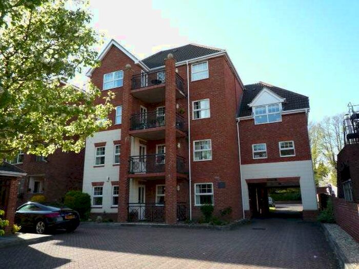 2 Bedroom Flat To Rent In Pine Croft, Westwood Road, Southampton, SO17