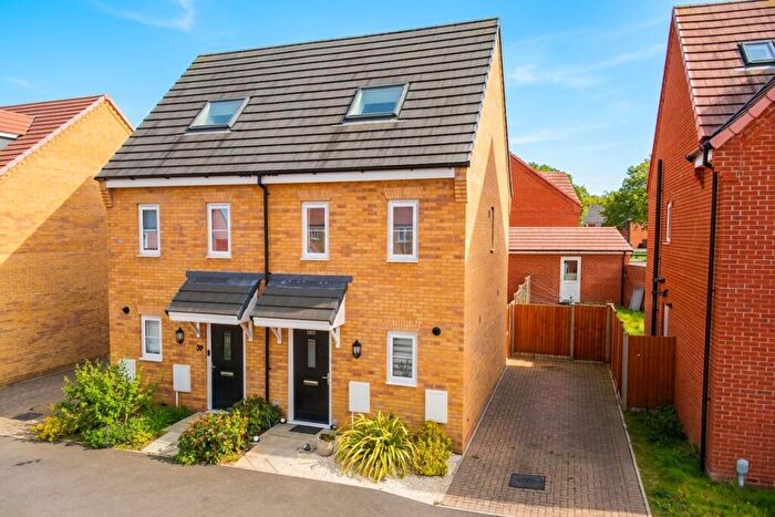 3 Bedroom Semi-Detached House For Sale In Birchwood Road, Hellesdon, Norwich, NR6