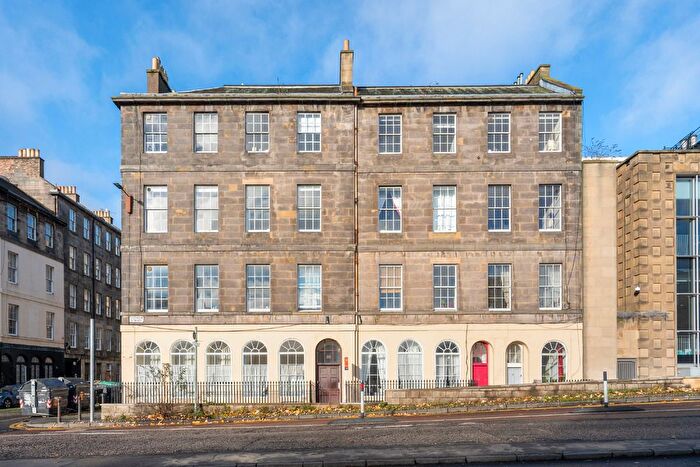 2 Bedroom Flat To Rent In Lothian Street, Edinburgh, EH1