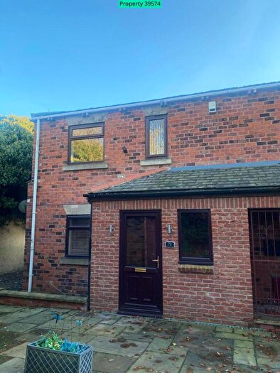 3 Bedroom Maisonette To Rent In Lawns Lane, Leeds, LS12