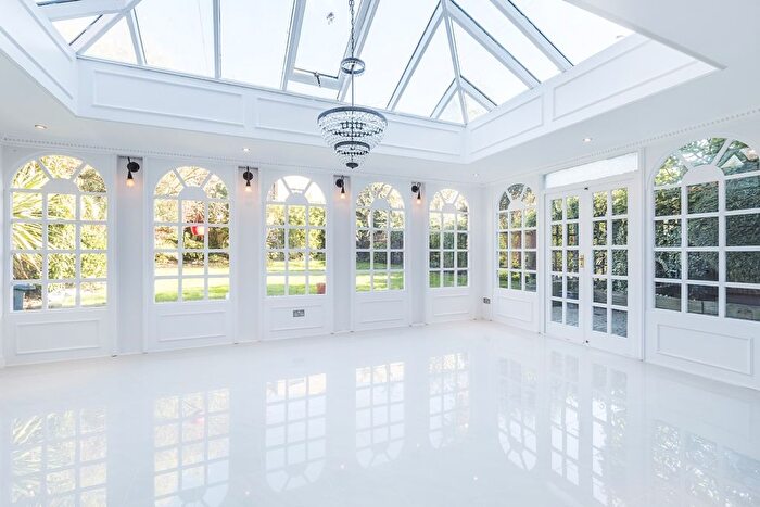 6 Bedroom Detached House To Rent In Brunswick Road, Kingston Upon Thames, KT2