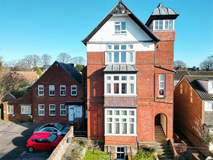 Studio To Rent In Fowlers Road, Salisbury, SP1